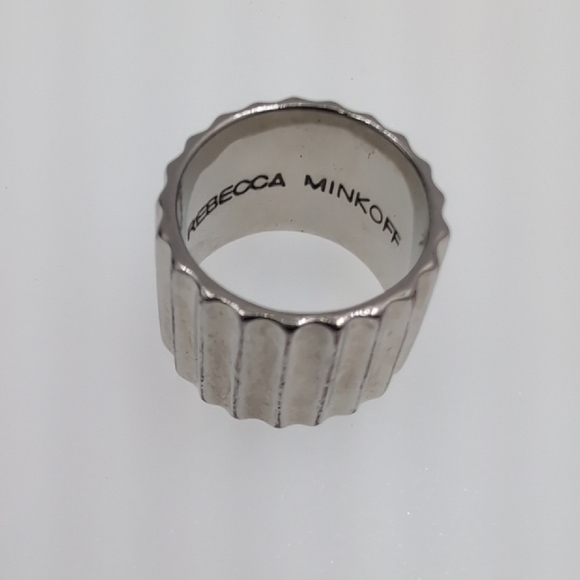 Auth Rebecca Minkoff Silver Tone Ribbed Wide Band Ring - Chic & Classic Size 6.5 - Picture 4 of 5